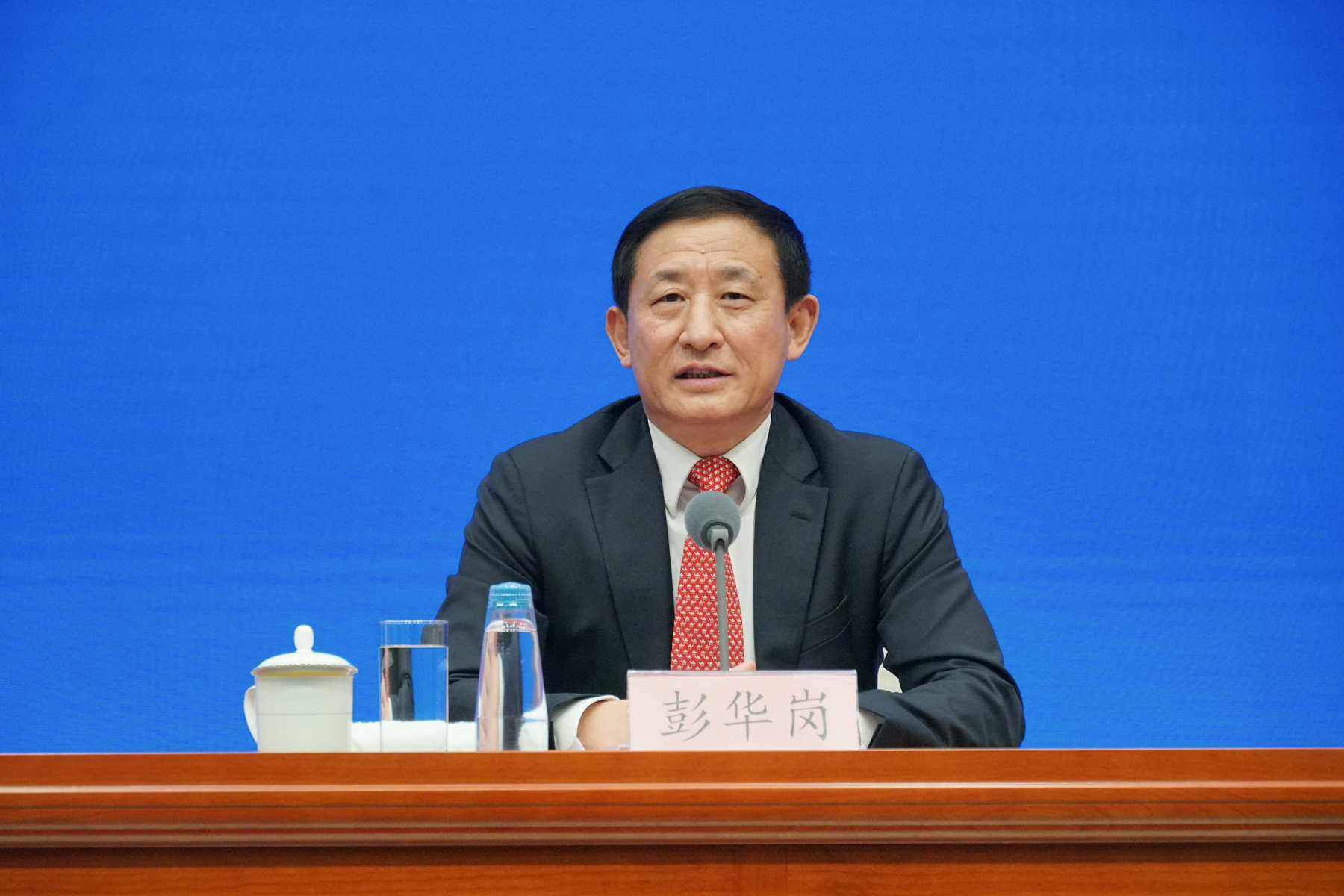 国务院国资委秘书长、新闻发言人彭华岗 &nbsp;&nbsp;澎湃新闻记者 周頔 摄